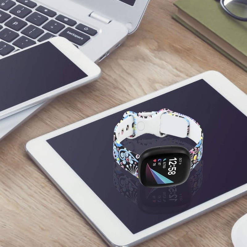honecumi Színes szilikon csere karpánt Fitbit Sense és Versa 3 okosórához, állítható sport pánt férfiaknak és nőknek