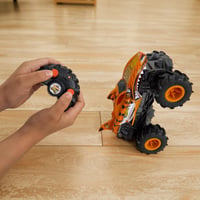 RC auto na diaľkové ovládanie Hot Wheels Monster Trucks HW Tiger Shark v mierke 1:24, s pohonom 4WD a terénnymi pneumatikami, HNV03 5