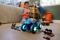 Na diaľkové ovládanie ovládané auto Hot Wheels Monster Trucks JBD90 Mega Wrex Alive v mierke 1:15, s 3 hernými režimami, interaktívnymi svetlami a zvukmi 2
