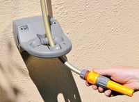Hozelock Fast Reel zidni kolut za crijevo s 40 m vrtnog crijeva, setom spojnica i vodilicom, s automatskim namotavanjem 3