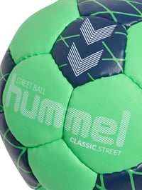 Hádzanárska lopta hummel hmlCLASSIC Street – vzduchotesná mäkká lopta, netreba nafukovať, v zelenej/námorníckej modrej/svetlomodrej farbe 2