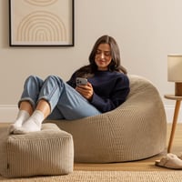 Fotoliu tip puf Icon Kingston din catifea raiată cu taburet, bej – Fotoliu puf pentru adulți pentru living și dormitor, catifea raiată moale, fabricat în Germania 2
