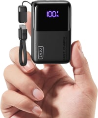 INIU Ultra Mini Power Bank 10000 mAh 45W rýchle nabíjanie s USB-C káblom, prenosná externá batéria 1