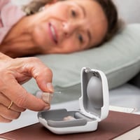 InnovaGoods Hearzy Fülhallgató Hangerősítő 3 Móddal, Mikrofon és Hordtáska 8