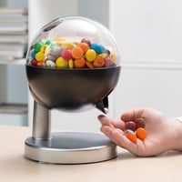 InnovaGoods IG11396 Automatický mini dávkovač pochutín so senzorom na sladkosti a orechy, ľahké čistenie, farebný, 15,5x21,5x16 cm 6