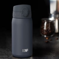 Nerezová termoska ion8 320 ml, nepriepustná, otváranie jednou rukou, vhodná do umývačky riadu, vyklápacie viečko, rukoväť na prenášanie, tmavomodrá 2