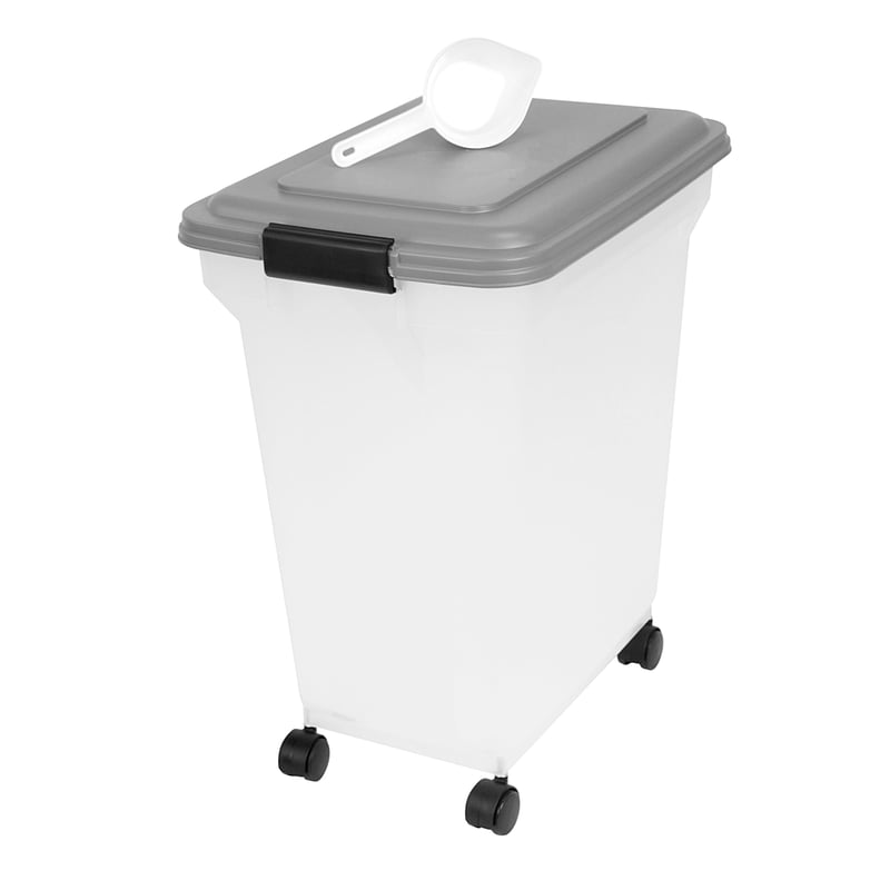 Iris Ohyama ATS-L hermetički spremnik za hranu za kućne ljubimce s kotačićima i lopaticom, 45 L / 15 kg — malo oštećenje ispod poklopca (stanje: vidi 2. sliku)