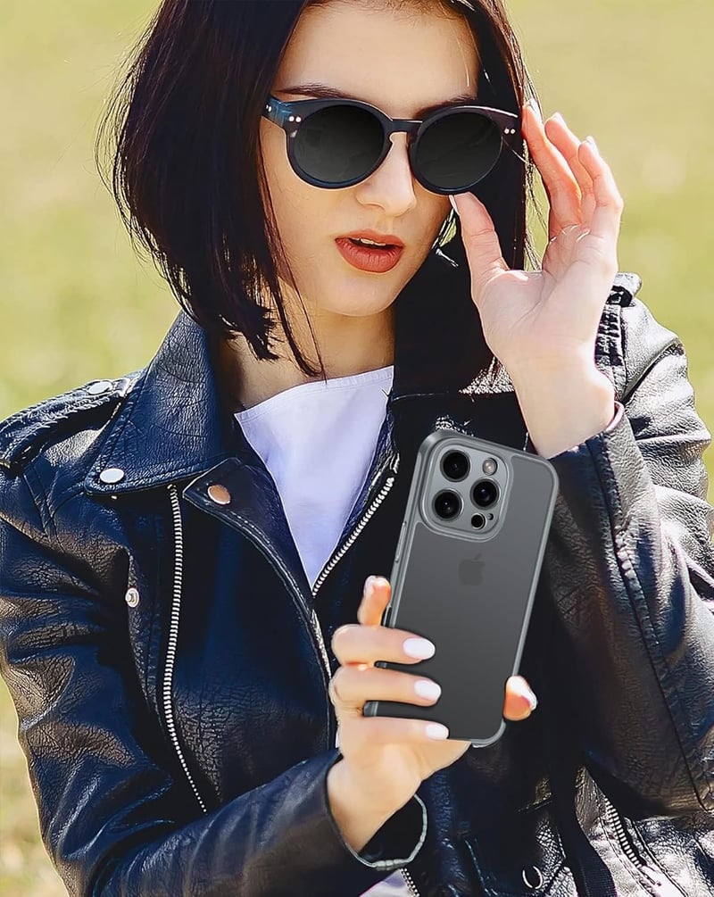 ivoler iPhone 16 Pro matt szilikon hátlap tok zöld, kamera lencsevédő, ütésálló, ujjlenyomat-álló, átlátszó