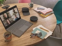 Bluetooth hlasitý odposluch Jabra Speak2 55, 4 mikrofóny s potlačením hluku, 50 mm širokopásmový reproduktor, prenosný, certifikovaný pre MS Teams, tmavosivý 2