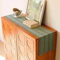Jayusaror Zöld Makramé Asztali Futó 30x140cm Boho Farmhouse Stílusú - 30 x 140 cm, Sage Green 5