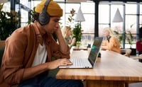 JBL Tune 770 NC Bluetooth fejhallgató adaptív zajszűréssel, 70 órás üzemidő - fekete 5