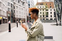 Bezdrôtové slúchadlá JBL Tune Beam s Bluetooth 5.3, aktívnym potlačením hluku, 48-hodinovou výdržou batérie a rýchlym nabíjaním, biele 2