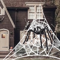 JINGTOPS Decor Halloween pânză de păianjen uriașă 200 cm, cu 20 de păianjeni și 80 g de pânză, decor XXL înfricoșător pentru interior și exterior 1