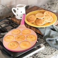 joeji's Kitchen 26,5 cm-es mosolygós palacsintasütő 7 üreggel, indukciós, nem tapadó alumínium, rózsaszín 7