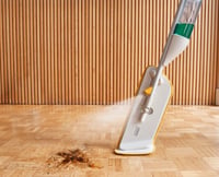 Mop cu spray 2 în 1 Joseph Joseph CleanTech, cu lavetă din microfibră lavabilă, pad pentru îndepărtarea petelor și rezervor reîncărcabil 6
