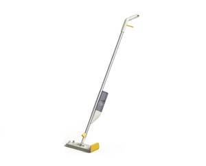 Mop cu spray 2 în 1 Joseph Joseph CleanTech, cu lavetă din microfibră lavabilă, pad pentru îndepărtarea petelor și rezervor reîncărcabil