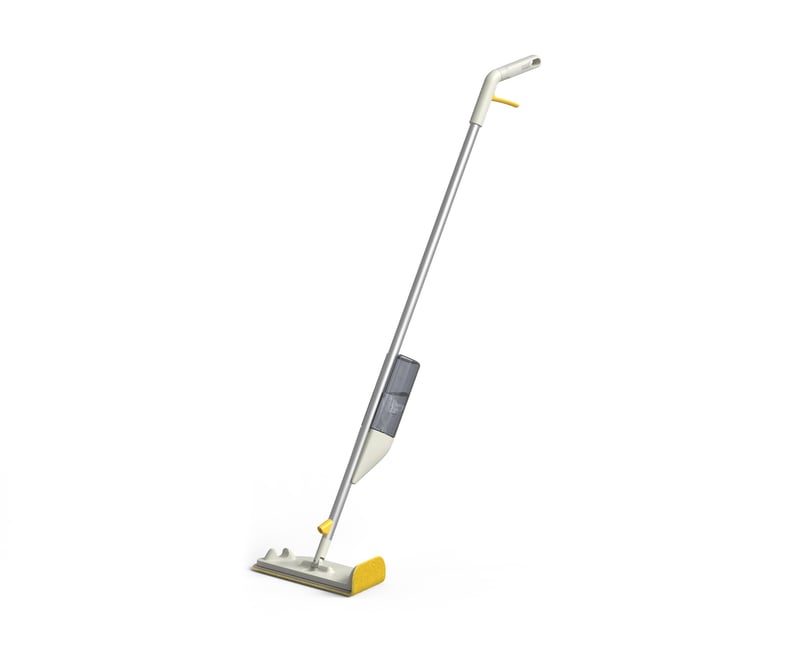 Mop cu spray 2 în 1 Joseph Joseph CleanTech, cu lavetă din microfibră lavabilă, pad pentru îndepărtarea petelor și rezervor reîncărcabil