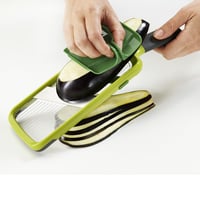 Joseph Joseph Multi-Grip kuhinjska mandolina, podesiva sjeckalica za povrće i rezalica za luk, 3 debljine rezanja, s preciznom drškom, zelena, 42 7