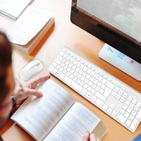 JOYACCESS Vezeték Nélküli Billentyűzet Egér Szett, 500 mAh Újratölthető Akkumulátor, 2.4G Ultravékony Numerikus Billentyűzet PC Laptop 7
