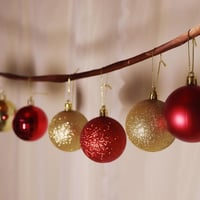 Joyblossom 120 db-os Karácsonyi Gömb Szett - Piros és Arany Műanyag Gömbdíszek Csillag Csúcsdísszel, Újrafelhasználható Karácsonyfadíszek Be 8