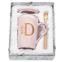 Cană personalizată Joymaking cu litera D, cană de cafea cu inițială și model floral, cadou pentru femei, pentru iubită, 400 ml, roz 1