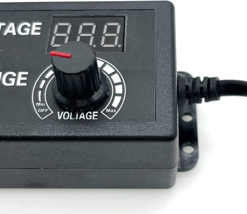 JZK 3-12V 5A Digitális Kijelzős Szabályozható Tápegység 60W AC/DC Konverter