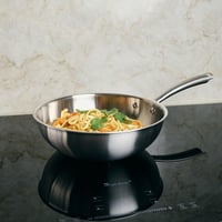 Wok panvica KAMBERG 24 cm, nerezová oceľ 18/10, trojvrstvová, s pokrievkou, bez PFAS, vhodná na indukciu a do rúry, na všetky typy sporákov, sivá 4