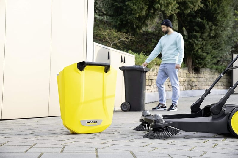 Kärcher S6 Twin Kézi Seprőgép - Kültéri Takarítógép Összecsukható Alumínium Nyéllel, Sárga-Fekete, 15,4 kg