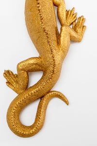 Zidna dekoracija Kare Design Lizard, figura guštera, zlatna, 31x11 cm 5