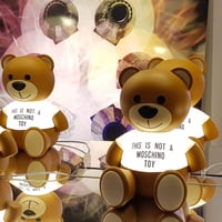 Stolná lampa Kartell Toy Moschino medvedík – chybný, čiastočne funkčný kus (blikajúce svetlo) — chybný, čiastočne funkčný (stav: pozri 2. obrázok) 8