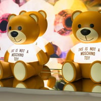 Stolná lampa Kartell Toy Moschino medvedík – chybný, čiastočne funkčný kus (blikajúce svetlo) — chybný, čiastočne funkčný (stav: pozri 2. obrázok) 9