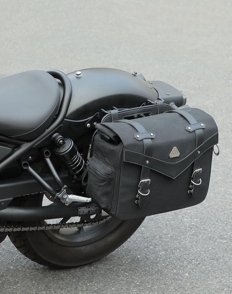 KEMIMOTO Vízálló Motoros Oldaltáska 15L - Olajviaszos Vászon Bőr Nyeregtáska Softail Dyna Sportster Cruiser Motorokhoz, Univerzális, Fekete