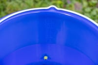 Găleată de adăpare pentru păsări Kerbl Hobbyfarming cu patru nipluri – Pentru pui și păsări de curte 2