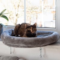 Pătuț pentru pisici cu fereastră Kerbl Pet, gri, 55x35x10 cm, din lemn și pluș, cu husă detașabilă, lavabilă la mașina de spălat la 30°C 3
