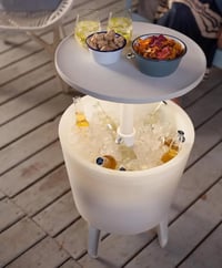 Masă de bar frigorifică Keter Illuminated Cool Bar cu LED alb, capacitate 42 doze, masă laterală de grădină 49,5x49,5x57 cm, rezistentă la intemperii 5
