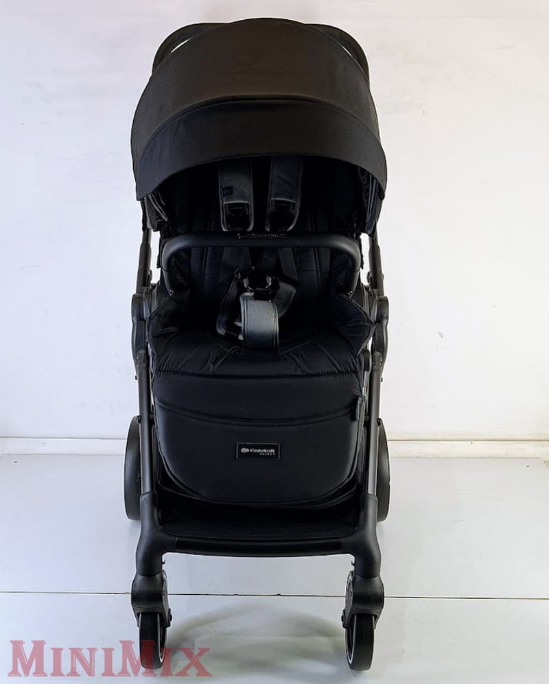 KINDERKRAFT SELECT Yoxi 2in1 Pure Black kombinált babakocsi
