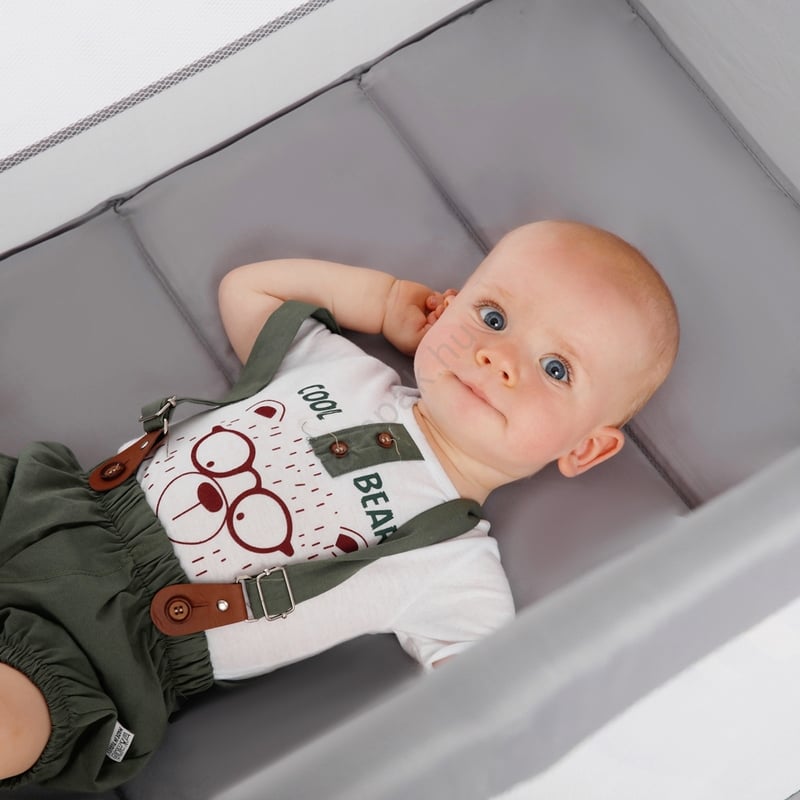 KINDERKRAFT Utazó kiságy Baby Tiger VIKI szürke összecsukható