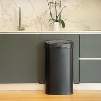 Automatický kuchynský kôš Kitchen Move Majestic, 58 l, vysoká kapacita, matná čierna nehrdzavejúca oceľ s pántom 4