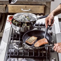 KitchenAid Classic Rozsdamentes Acél Serpenyő 26 cm Kerámia Tapadásmentes Bevonattal, Üvegfedővel, Indukciós, Mosogatógépben Mosható 10