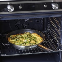 KitchenAid Classic Rozsdamentes Acél Serpenyő 26 cm Kerámia Tapadásmentes Bevonattal, Üvegfedővel, Indukciós, Mosogatógépben Mosható 6