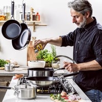 KitchenAid Classic Rozsdamentes Acél Serpenyő 26 cm Kerámia Tapadásmentes Bevonattal, Üvegfedővel, Indukciós, Mosogatógépben Mosható 3