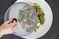 KitchenCraft Fémhálós Ételfedő Kupola Piknikhez és Gyümölcstálhoz, Ezüst Fém, Ø 35 cm 5