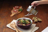 KitchenCraft World of Flavours posuda od nehrđajućeg čelika za maslinovo ulje s vintage uzorkom, 500 ml 2