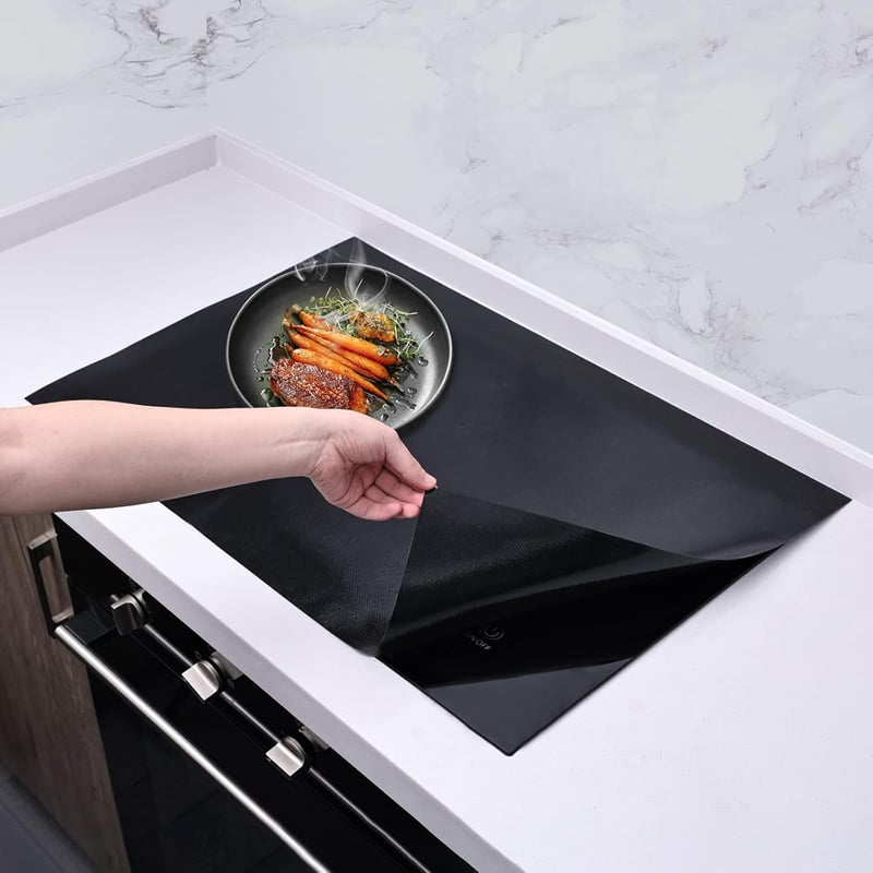 KitchenRaku Nagy Indukciós Védőalátét, Mágneses Szilikon Főzőlap Védő, Karcálló Hőálló Konyhai Alátét Indukciós Tűzhelyhez, 52 x 78 cm, Feke