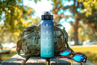 KollyKolla szénezett ivópalack 500ml-1.5L időjelöléssel, szivárgatásmentes sportpalack gyerekeknek és felnőtteknek - 1,000 ml, Blue + Green 7