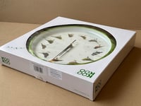 KOOKOO Éneklő madár falióra RC kvarcmozgással zöld kerettel 12 madarakkal 3