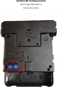 KOOKOO Éneklő madár falióra RC kvarcmozgással zöld kerettel 12 madarakkal 7