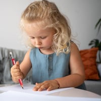 Grafitová ceruzka Kores Coach Jumbo HB s gumou, ergonomický trojhranný tvar, balenie 3 ks 5