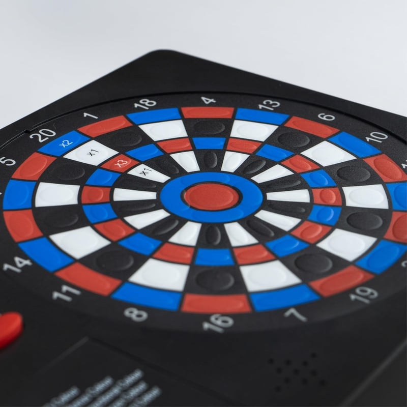 KOTO Pro elektronikus dartszámláló 32 játékkal, 8 játékoshoz, falra szerelhető