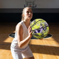 Detská basketbalová lopta Krfapt, veľkosť 7 – mäkká mini lopta s protišmykovým povrchom, žltá, ideálna do školy a na tréning (v interiéri aj exteriéri) 7